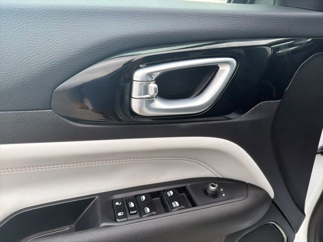 Used 2024 Jeep Compass Limited image 14