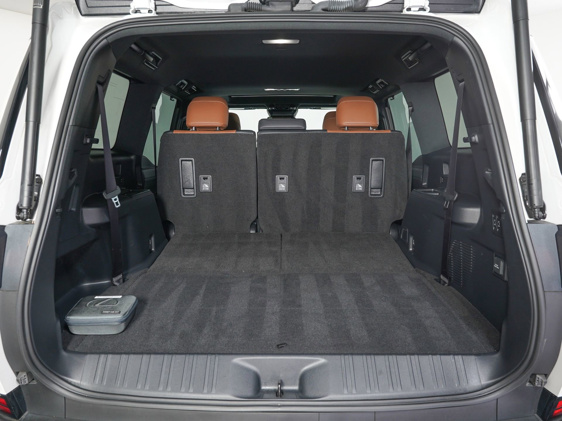 Used 2024 Lexus GX 550 w/ Cold Area Package image 13