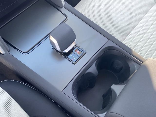 New 2025 Land Rover Discovery Sport S image 9