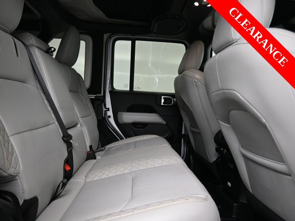 Used 2022 Jeep Wrangler Unlimited Sahara image 17
