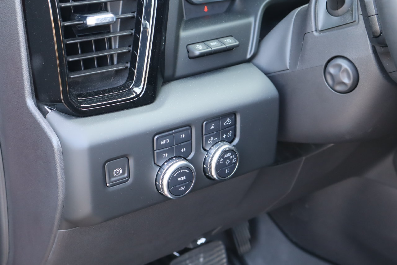 Used 2024 GMC Sierra 1500 AT4 w/ Technology Package AWD/4WD image 25