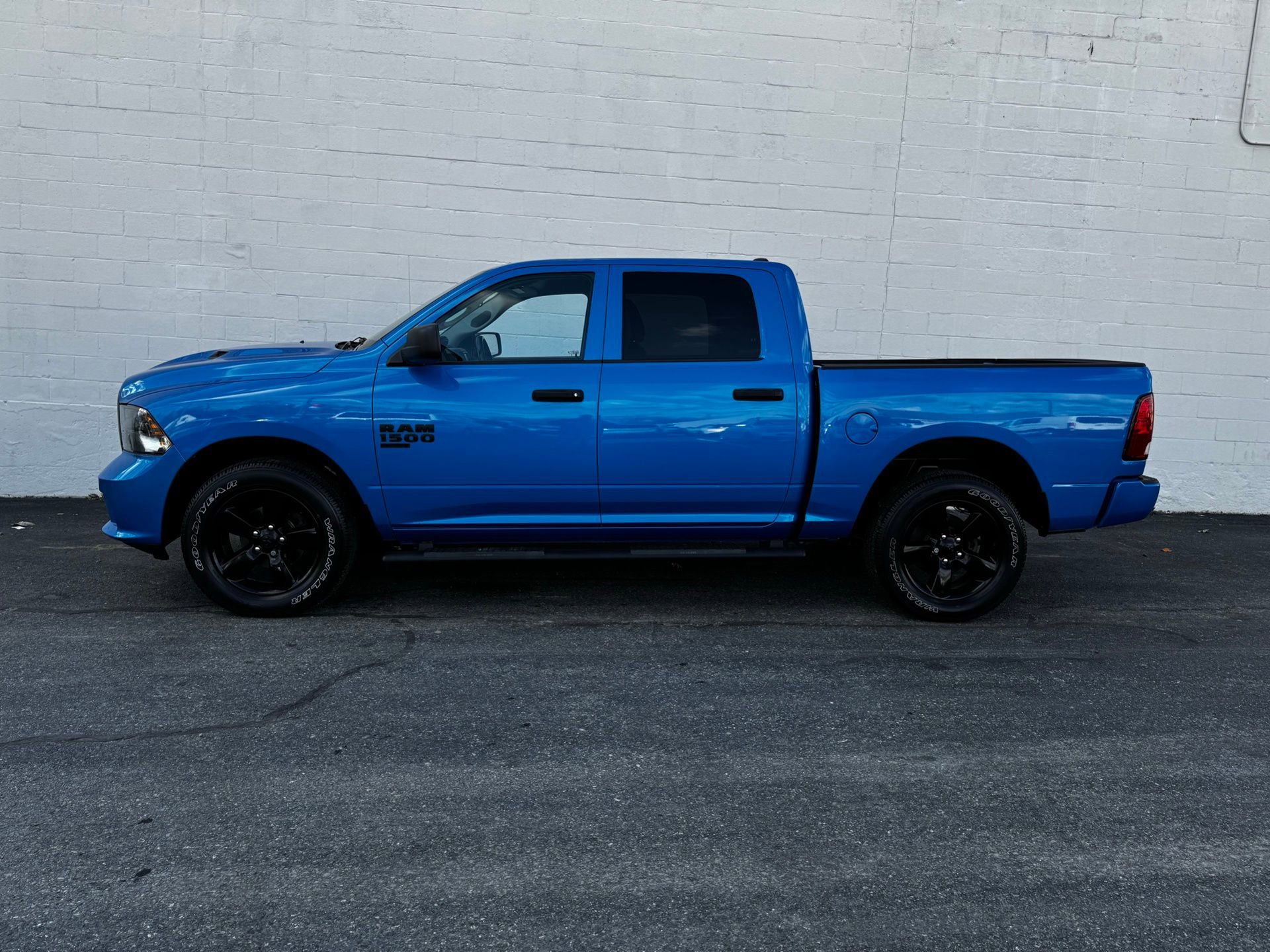 Used 2023 RAM 1500 Express w/ Wheel & Sound Group image 2