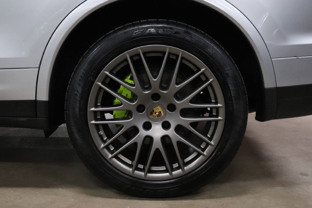 Used 2017 Porsche Cayenne S Platinum image 38