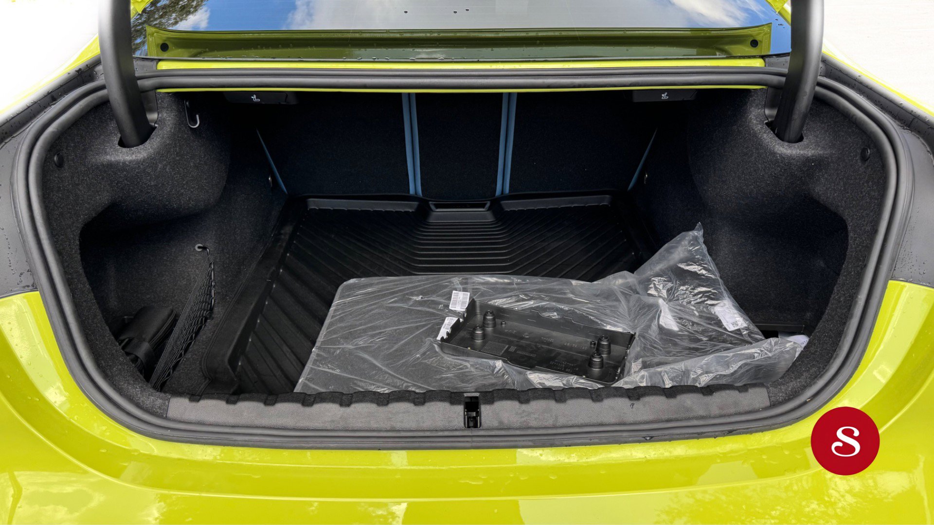 Used 2024 BMW M4 xDrive Competition w/ M Carbon Exterior Package image 13