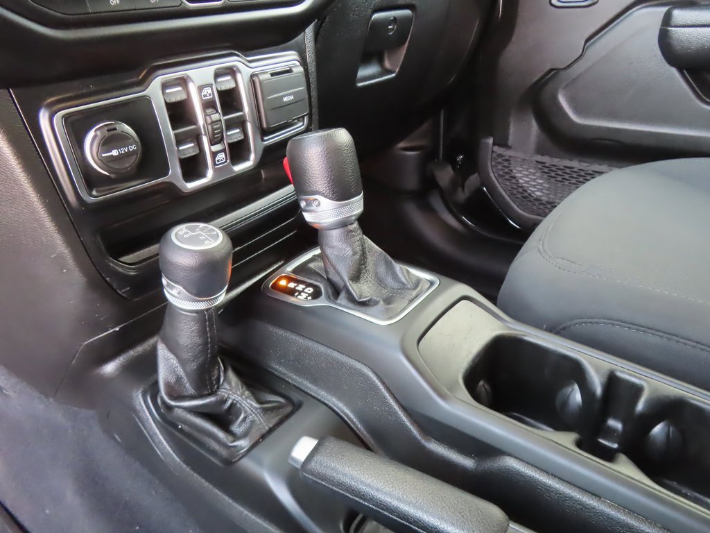 Used 2022 Jeep Wrangler Unlimited Sport image 15