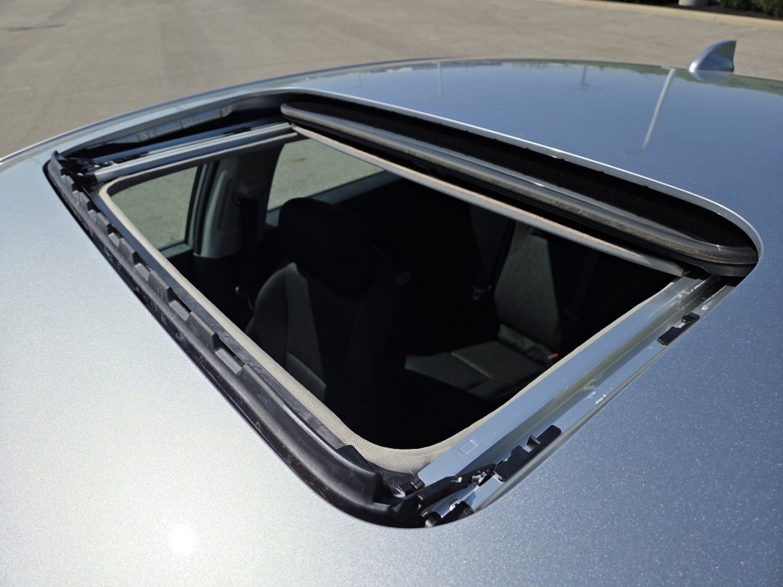 Used 2024 Honda Accord EX image 4