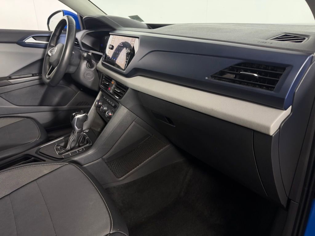 Used 2022 Volkswagen Taos SE w/ Panoramic Sunroof Package FWD image 30