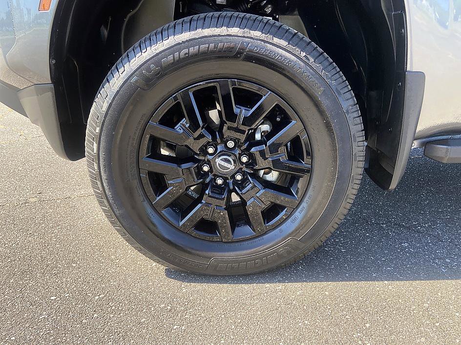 Certified 2024 Nissan Frontier SL w/ Technology Package AWD/4WD image 8