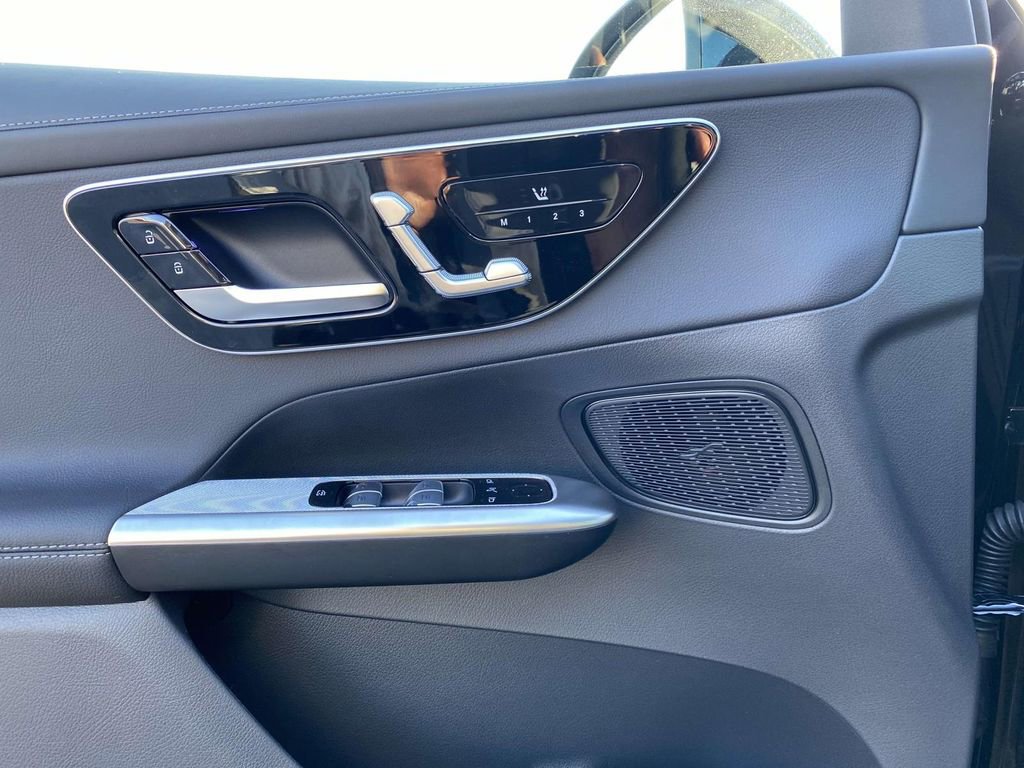 Certified 2025 Mercedes-Benz GLC 300 4MATIC image 16