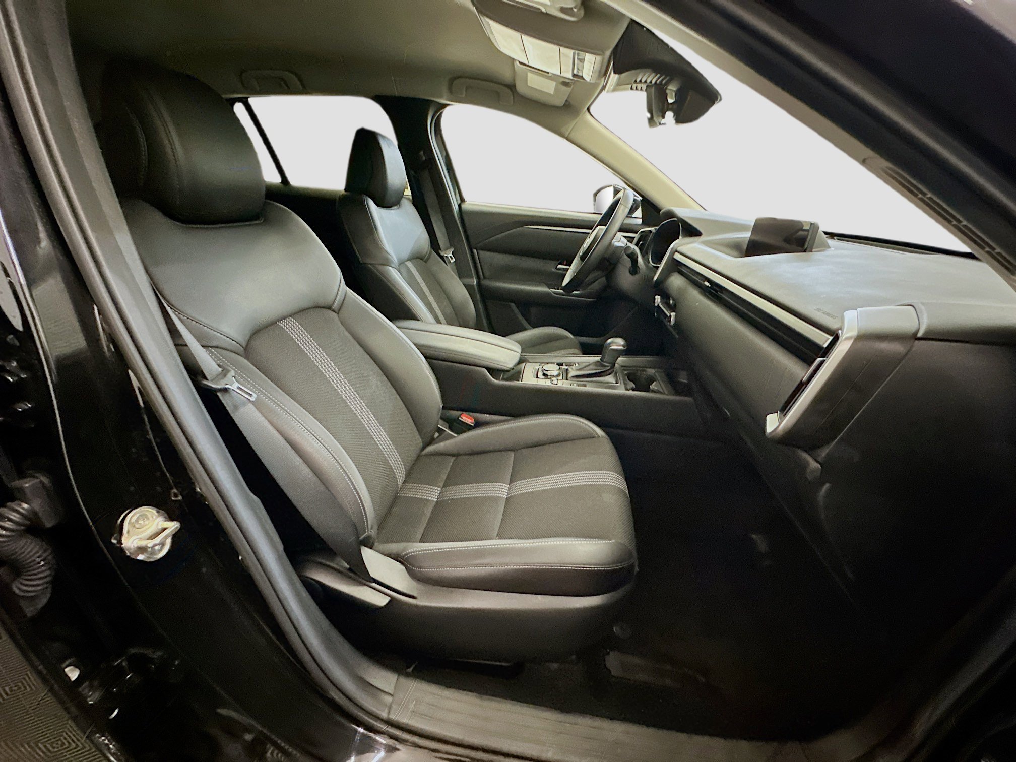 Used 2025 MAZDA CX-50 2.5 Hybrid w/ Preferred Pkg image 33