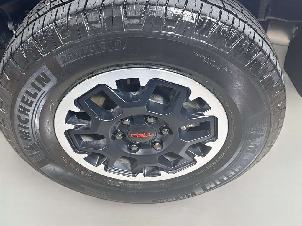 Certified 2025 Toyota 4Runner TRD Off-Road AWD/4WD image 31