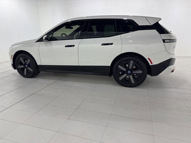 Used 2025 BMW iX xDrive50 w/ Sport Package image 2