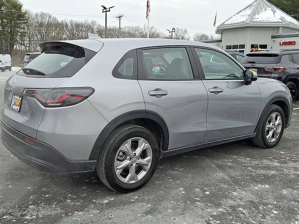 Used 2025 Honda HR-V LX image 8