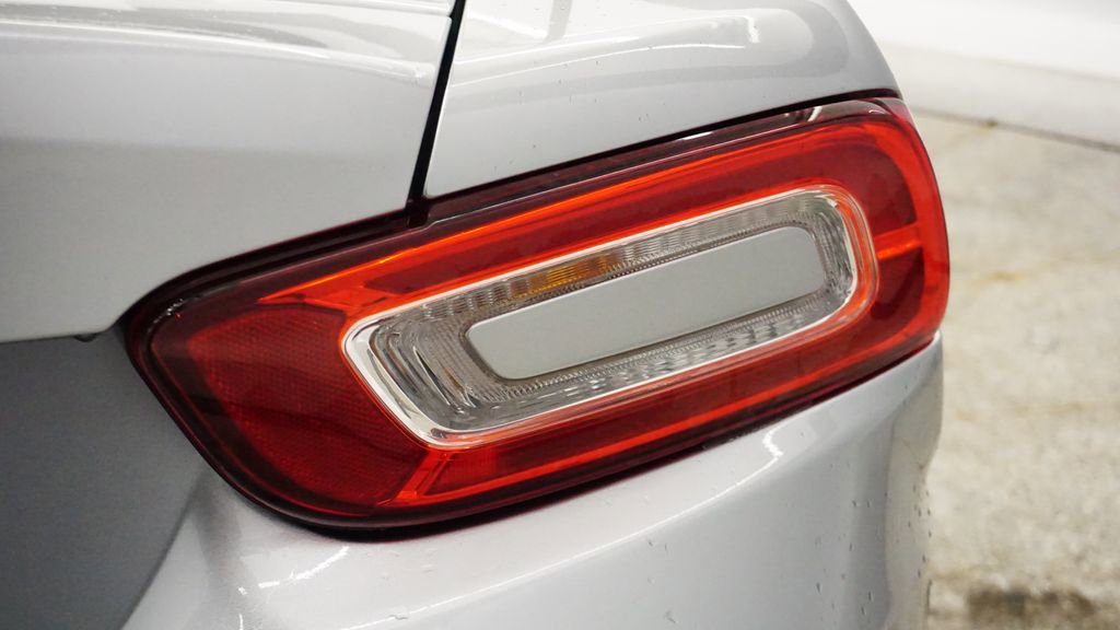 Used 2017 FIAT 124 Spider Abarth image 15