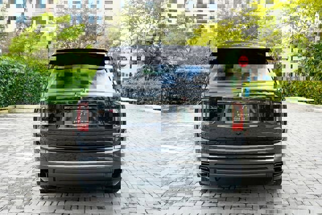 Used 2020 Rolls-Royce Cullinan Black Badge image 20