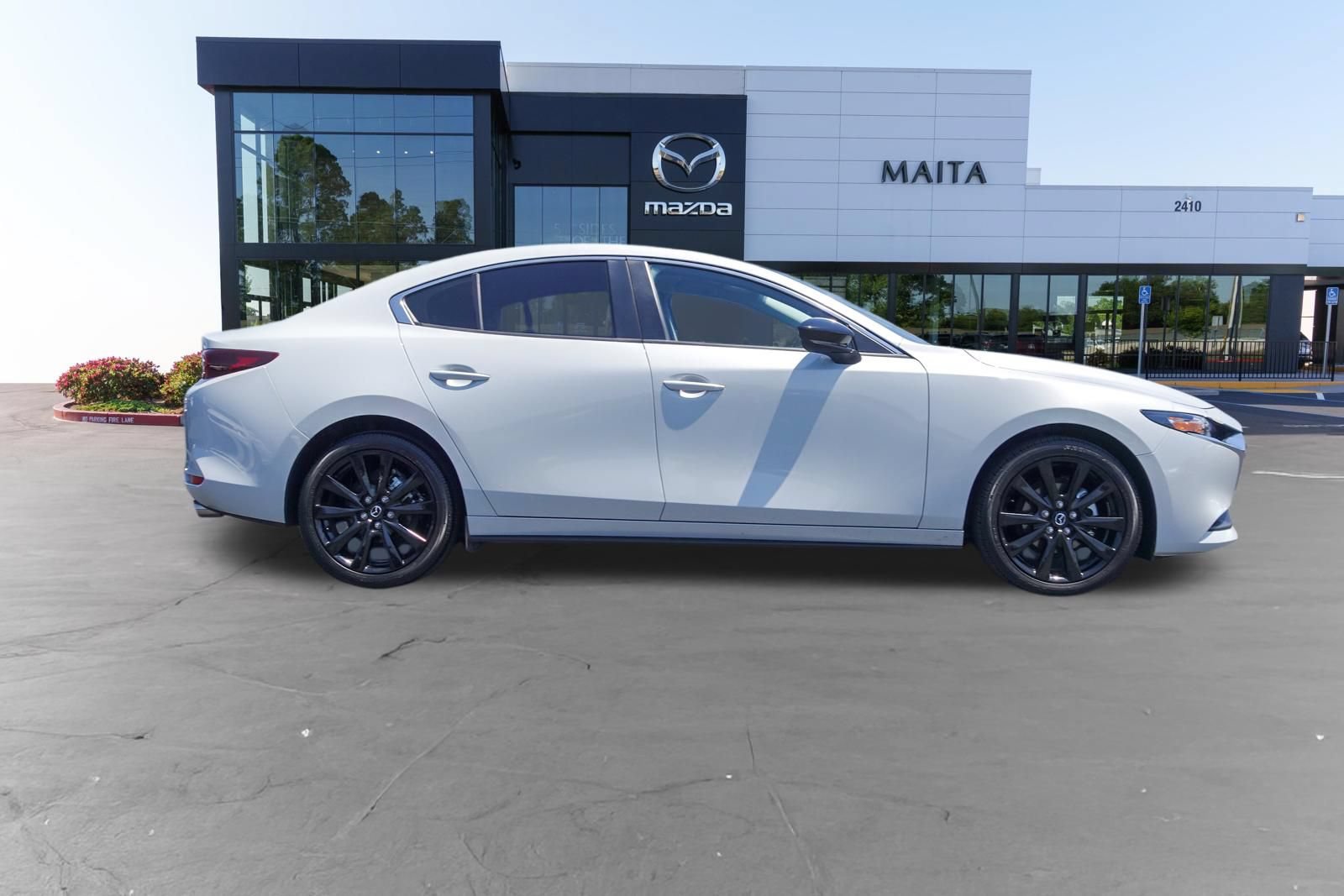 Used 2025 MAZDA MAZDA3 s FWD image 2