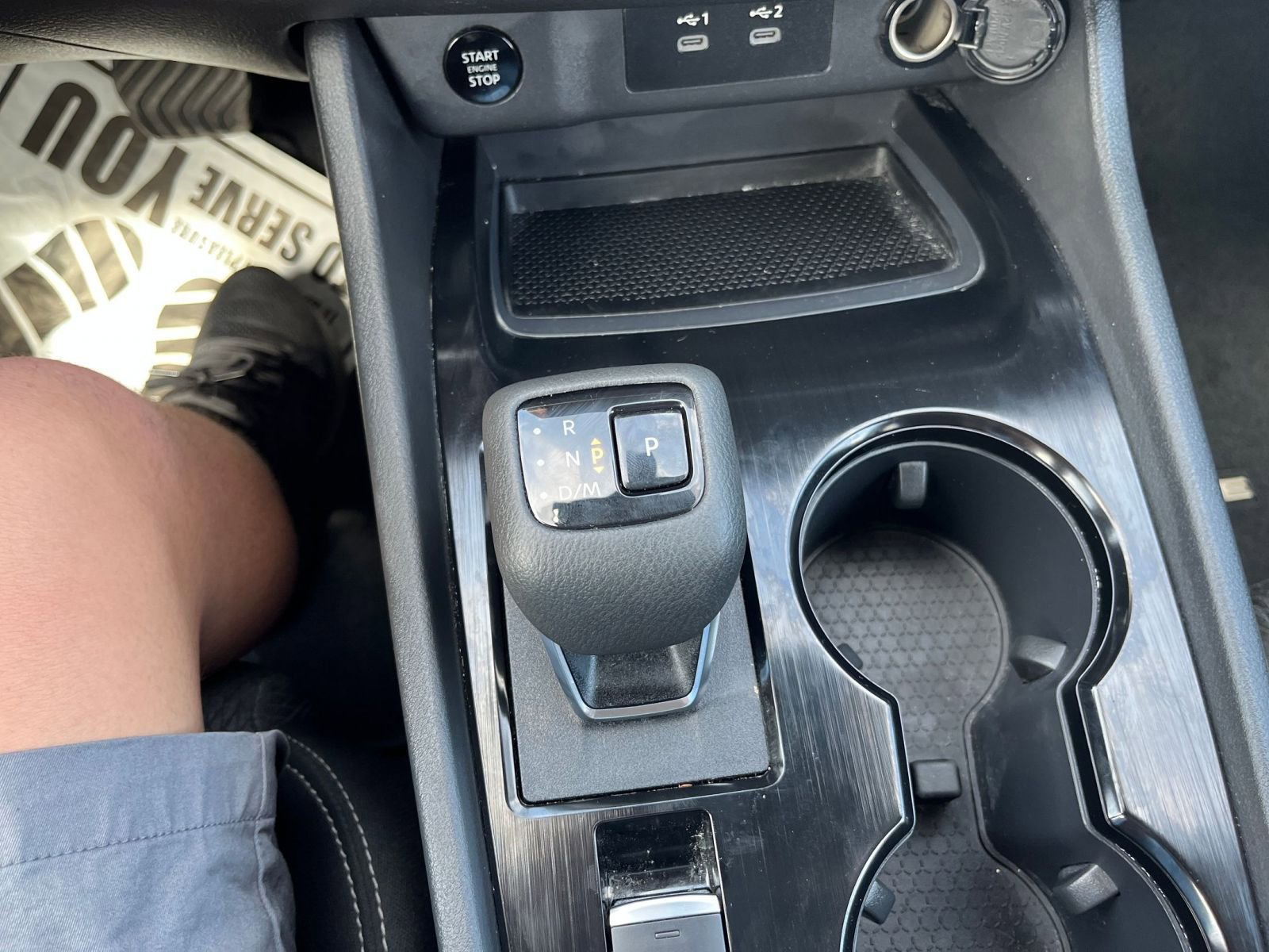 Used 2025 Nissan Rogue SV image 39