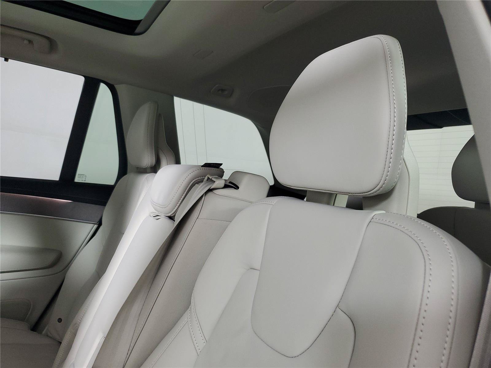Certified 2026 Volvo XC90 B6 Ultra AWD/4WD image 13
