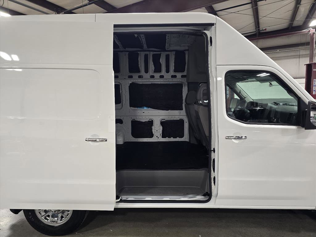 Used 2020 Nissan NV 3500 SL w/ Navigation Package image 12