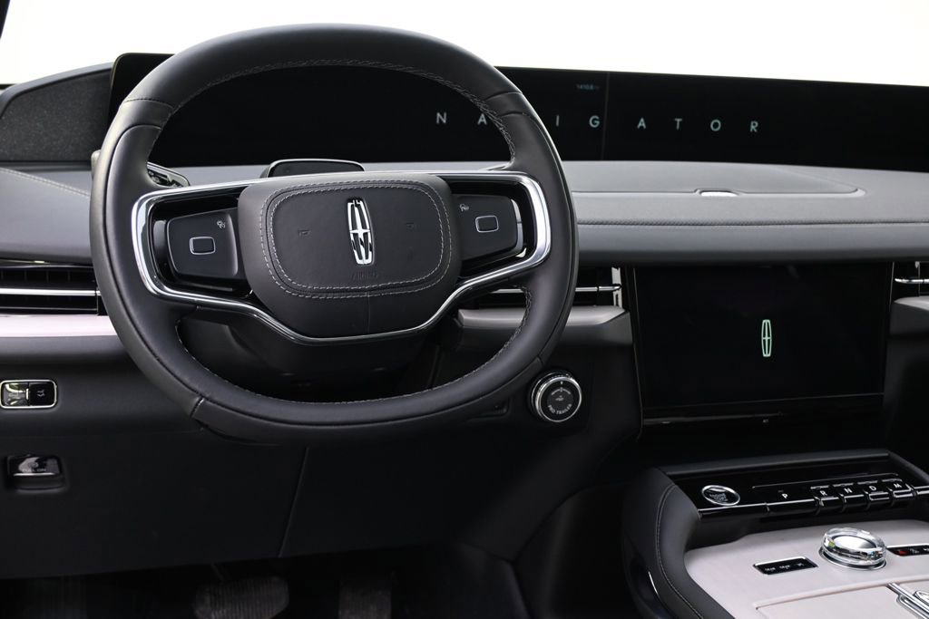New 2025 Lincoln Navigator L Reserve w/ Jet Appearance Package image 12