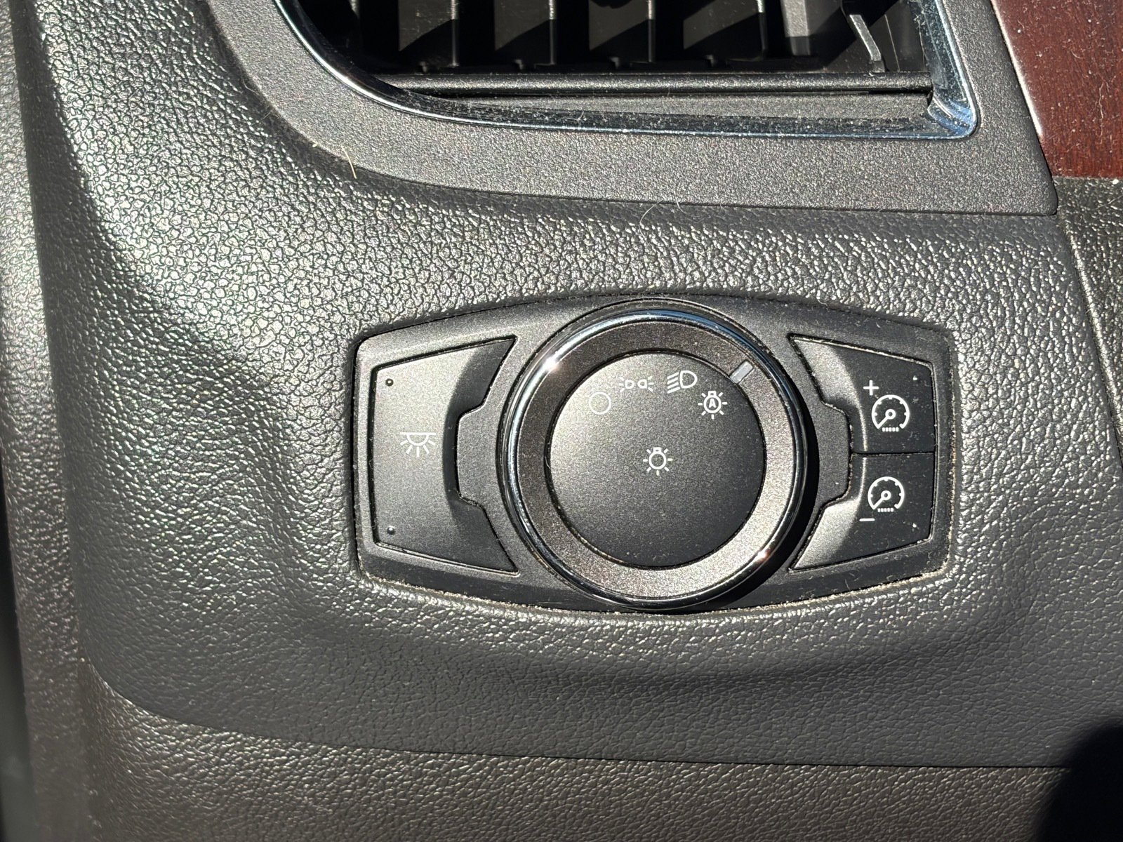 Used 2012 Ford Edge Limited AWD/4WD image 11