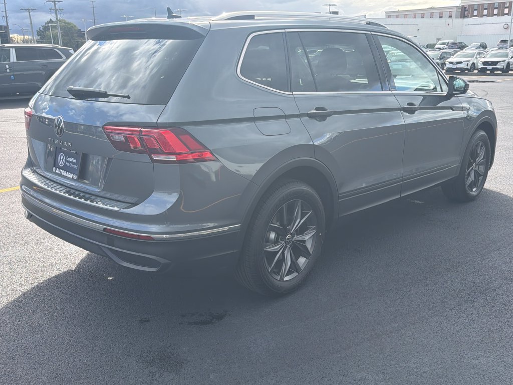 Certified 2023 Volkswagen Tiguan SE w/ Panoramic Sunroof Package FWD image 6