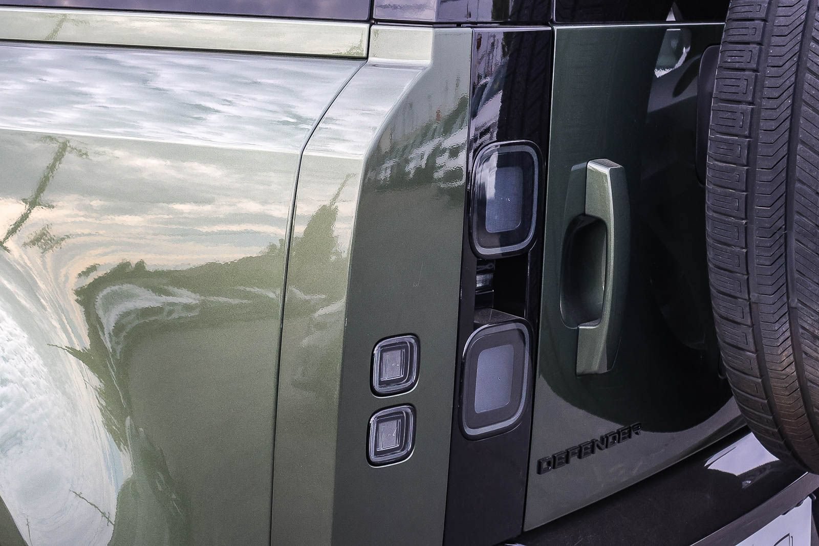 New 2026 Land Rover Defender 110 S AWD/4WD image 11