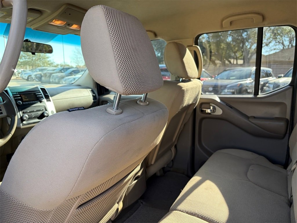 Used 2013 Nissan Frontier SV image 24