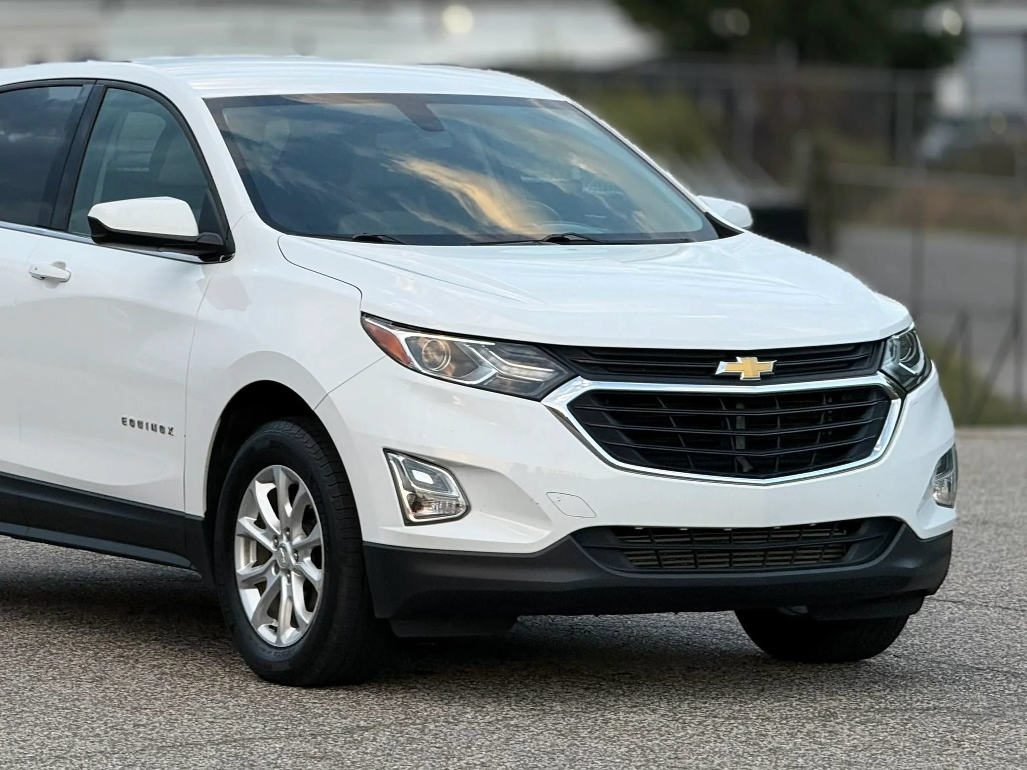 Used 2018 Chevrolet Equinox LT w/ LPO, Cargo Package AWD/4WD image 15
