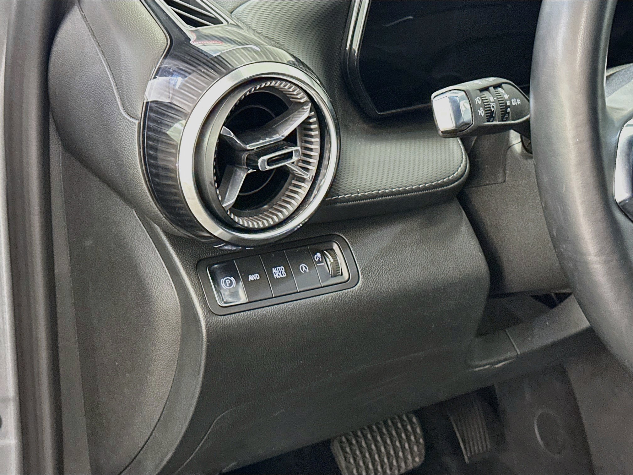 Used 2025 Chevrolet Equinox LT AWD/4WD image 17