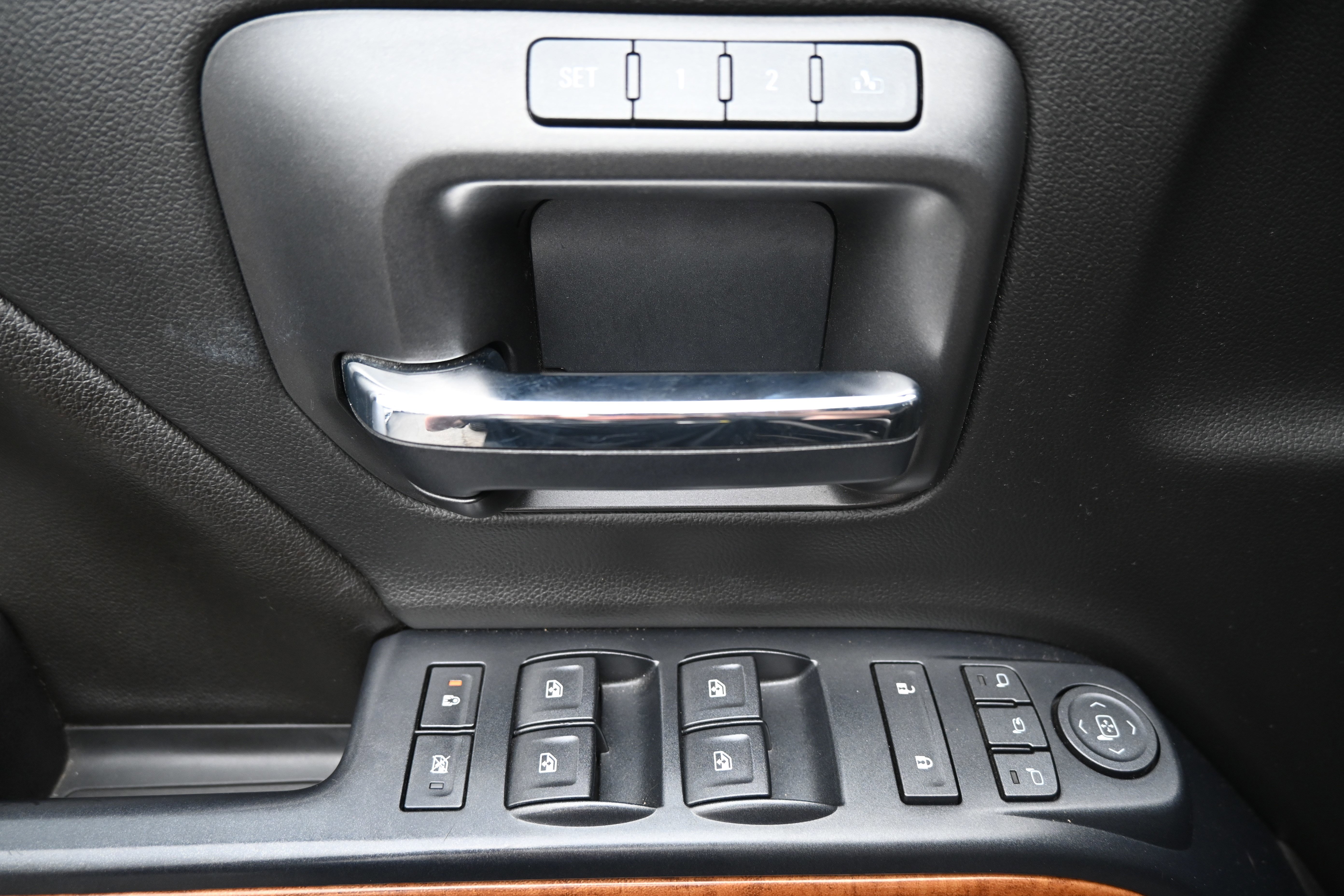 Used 2017 Chevrolet Silverado 2500 High Country w/ Duramax Plus Package image 27