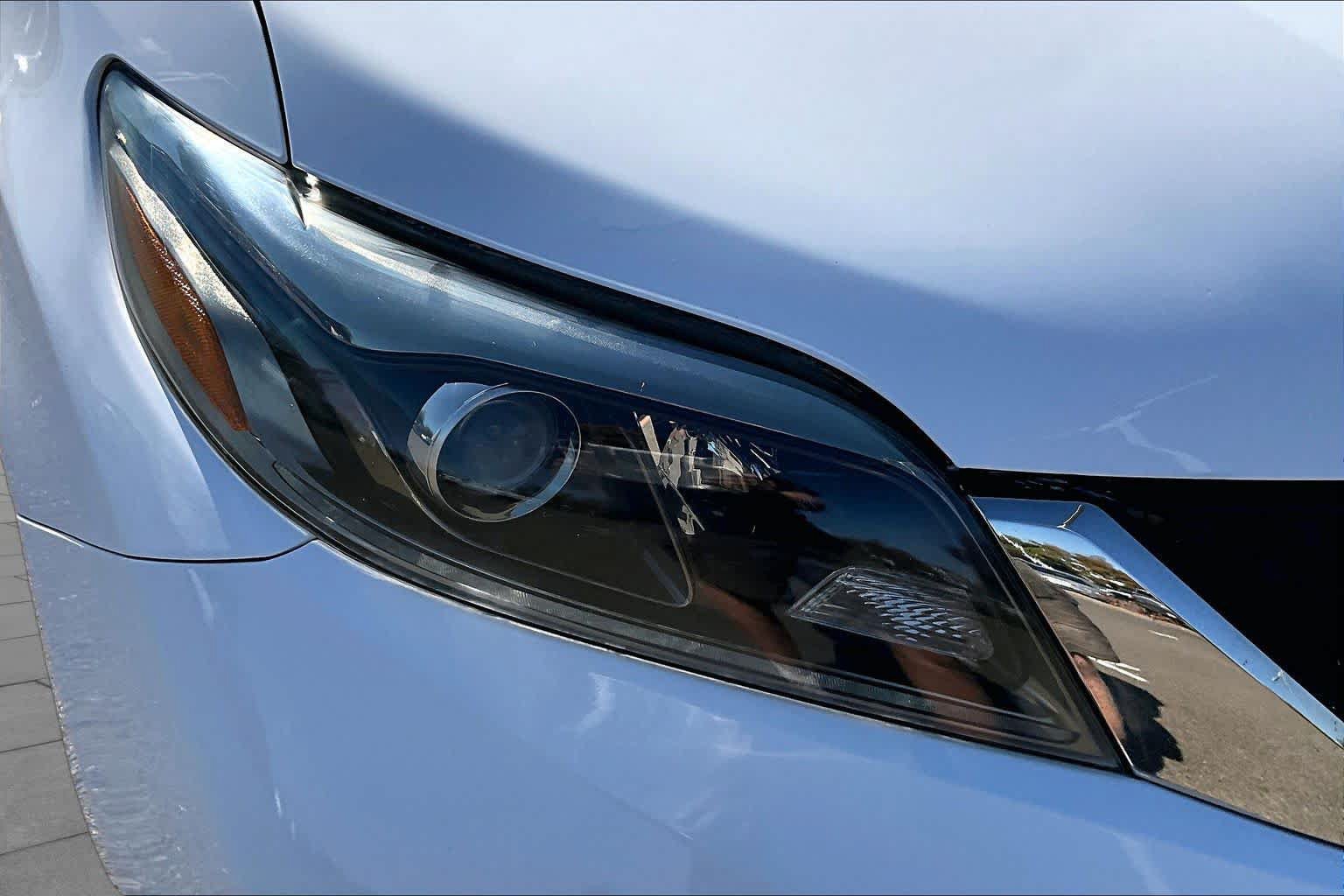 Used 2017 Toyota Sienna SE w/ SE Preferred Package FWD image 27