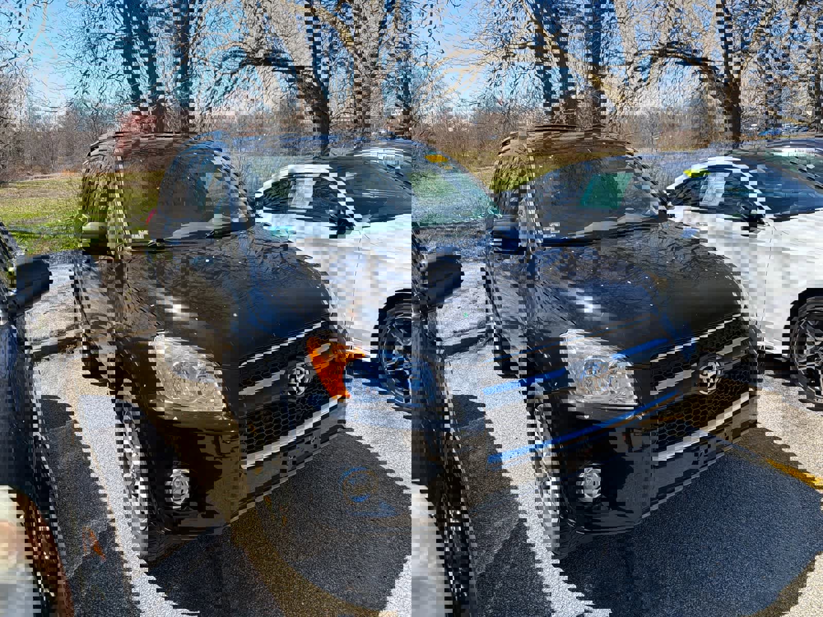 Used 2012 Toyota RAV4 Limited w/ Navigation Value Pkg image 4