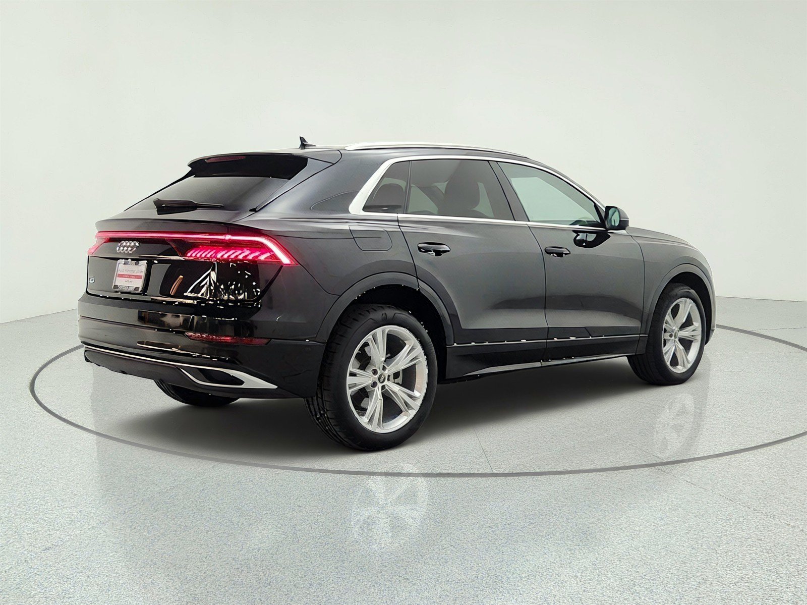 Used 2023 Audi Q8 Premium w/ Convenience Package AWD/4WD image 5