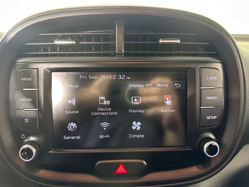 Used 2024 Kia Soul LX FWD image 29