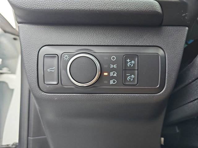 Used 2021 Ford Escape SE w/ SE Sport Appearance Package image 28