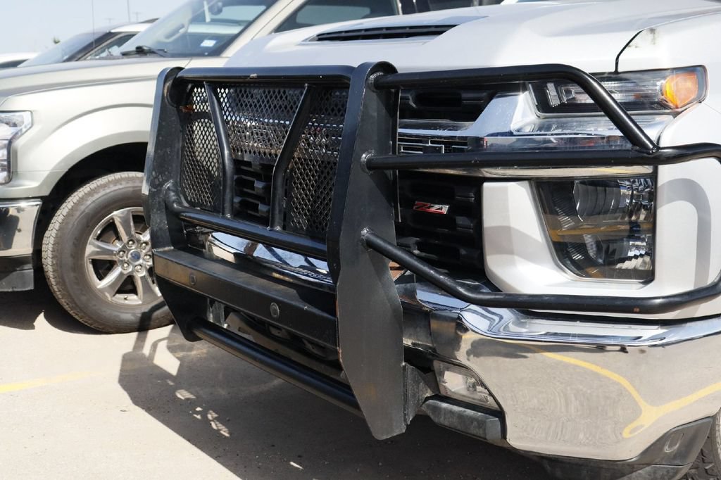 Used 2022 Chevrolet Silverado 2500 LT w/ Convenience Package AWD/4WD image 3
