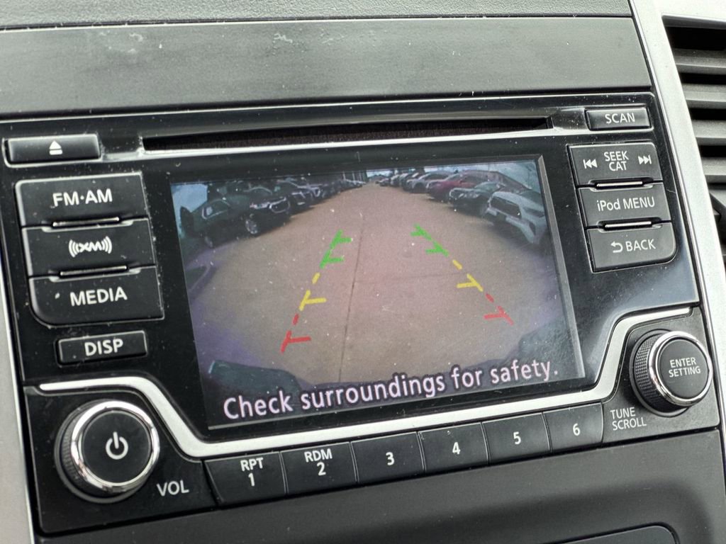 Used 2018 Nissan Frontier SV AWD/4WD image 17