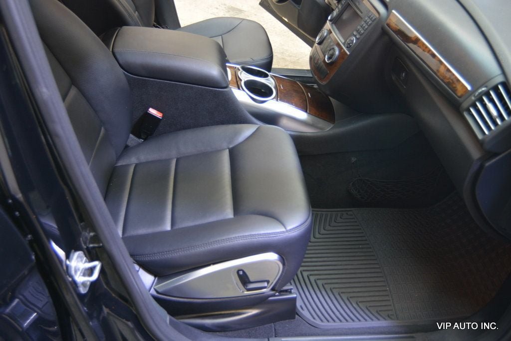 Used 2012 Mercedes-Benz R 350 BlueTEC 4MATIC image 19