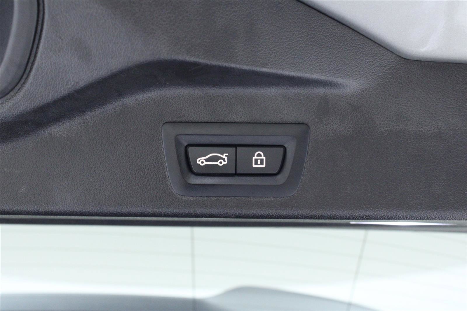 Used 2022 BMW X5 M w/ Executive Package AWD/4WD image 10