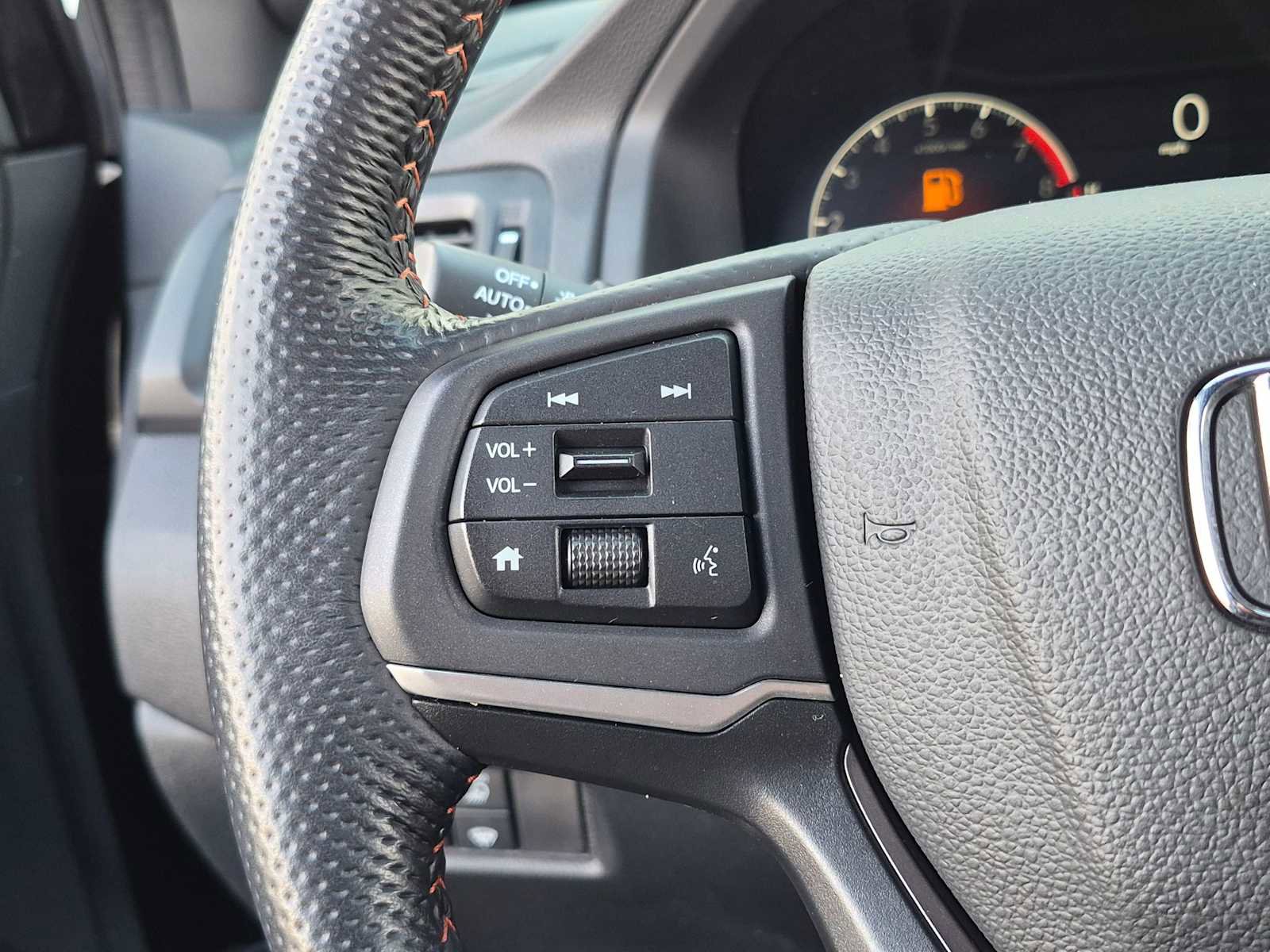 Used 2025 Honda Ridgeline TrailSport image 32