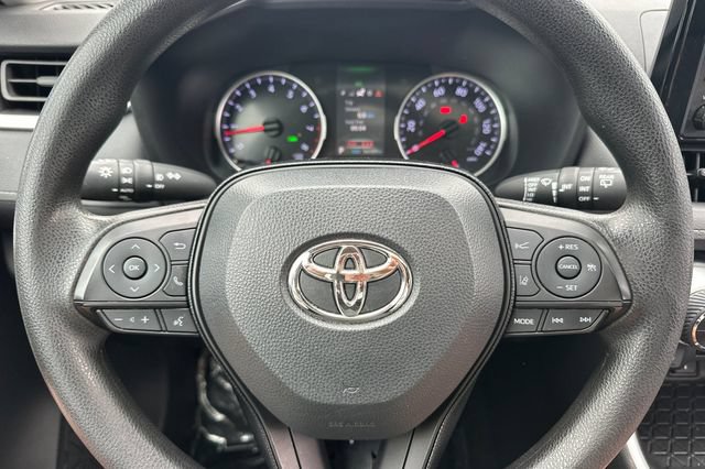 Used 2021 Toyota RAV4 XLE w/ Convenience Package FWD image 26