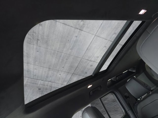 New 2026 Land Rover Defender 110 OCTA image 27