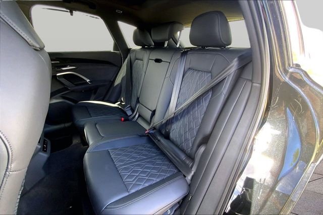 New 2026 Audi SQ5 Prestige image 9