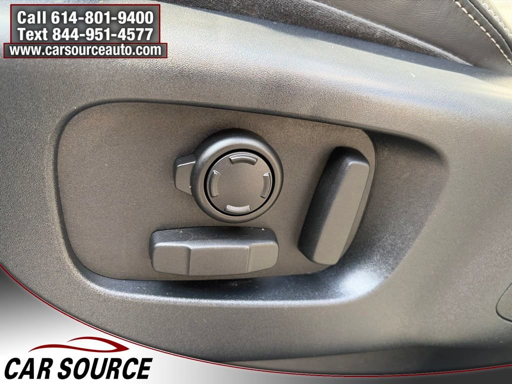 Used 2017 Land Rover Discovery First Edition AWD/4WD image 17