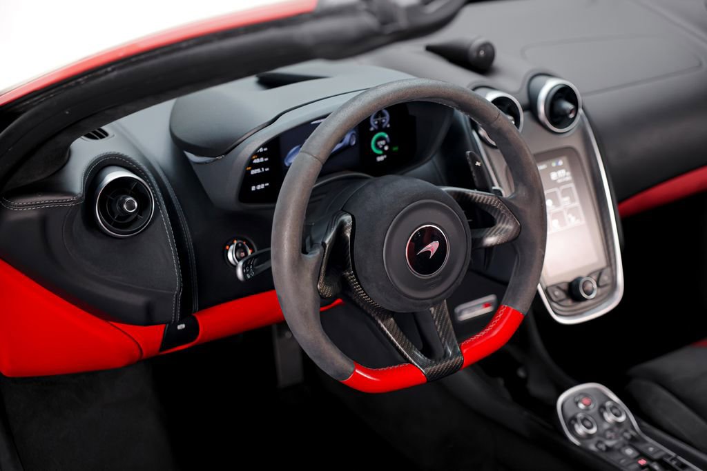Used 2019 McLaren 570S Spider image 14
