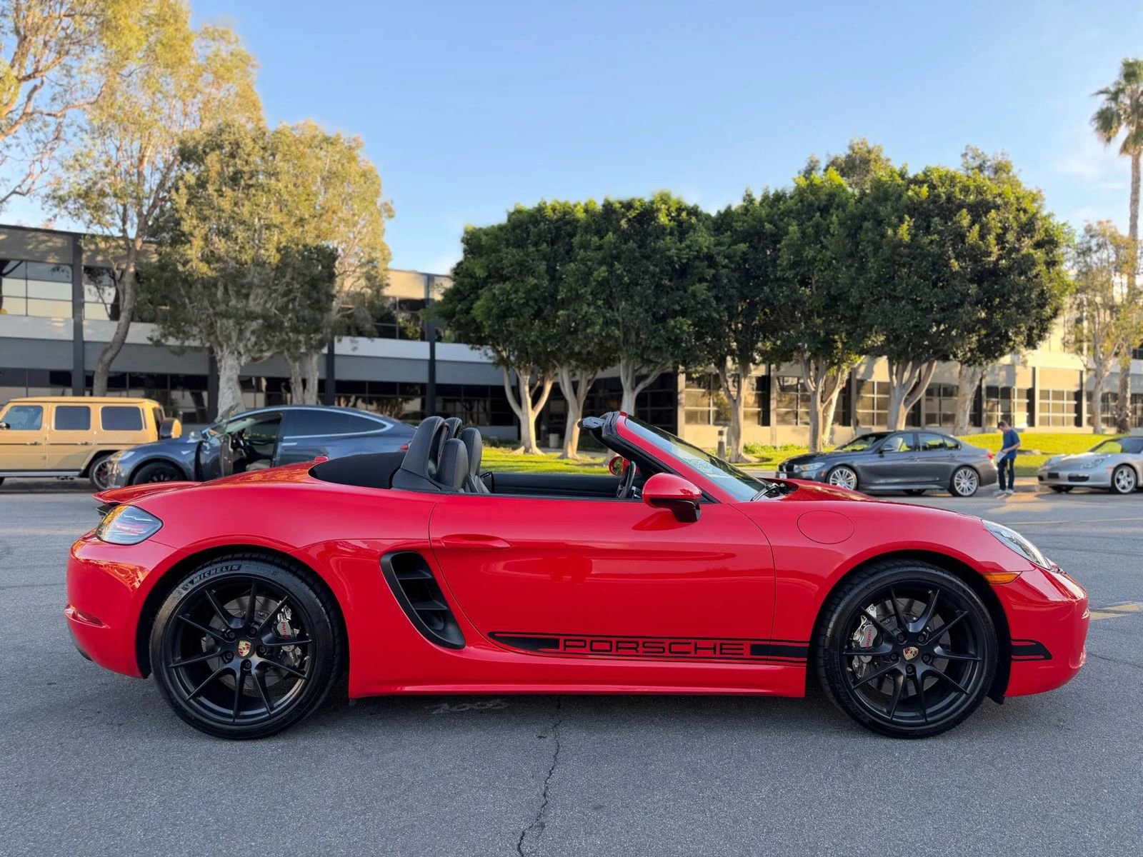 Used 2017 Porsche 718 Boxster Roadster 2D w/ Sport Chrono Package image 12