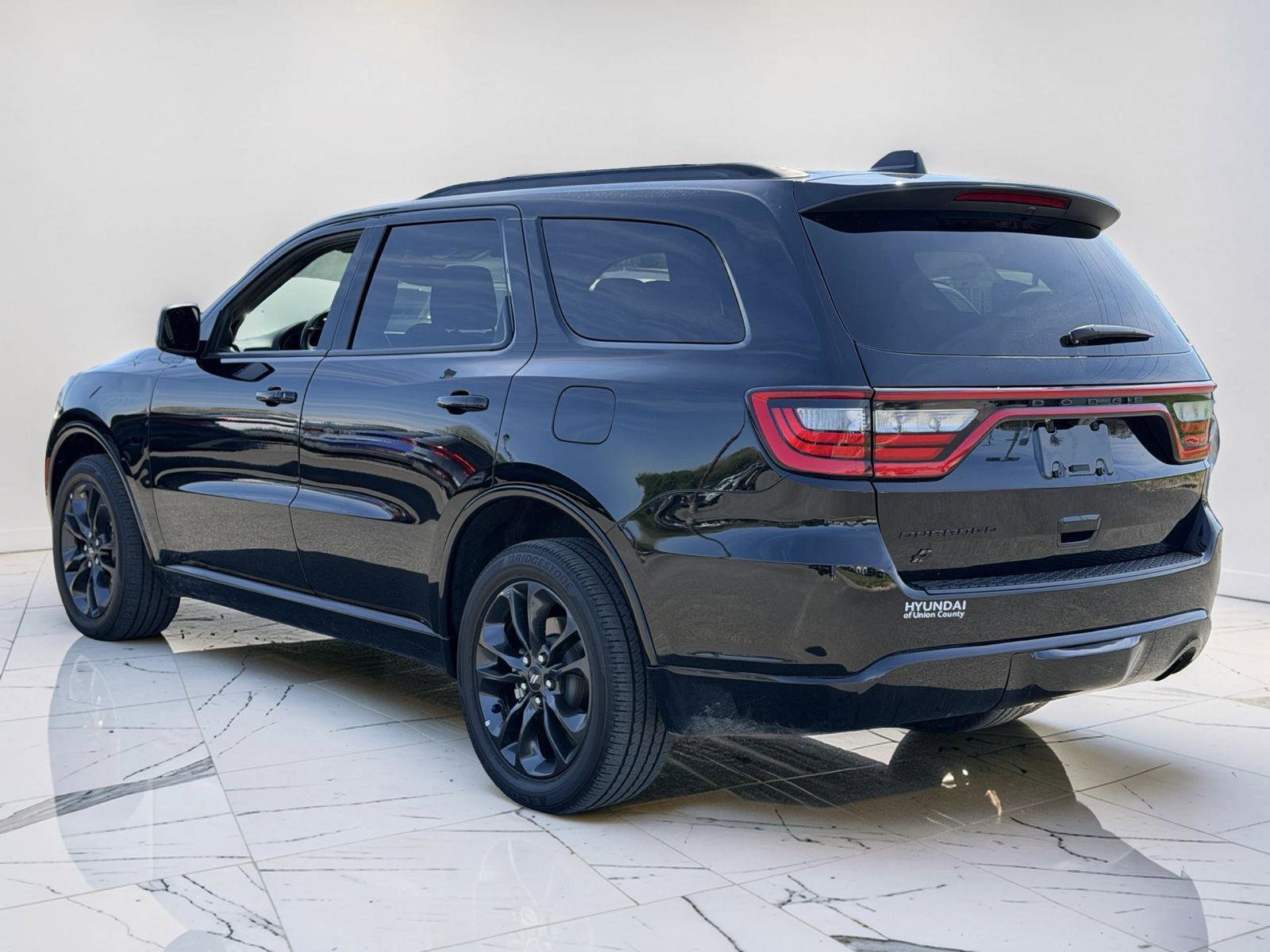 Used 2024 Dodge Durango SXT w/ SXT Blacktop Group image 3