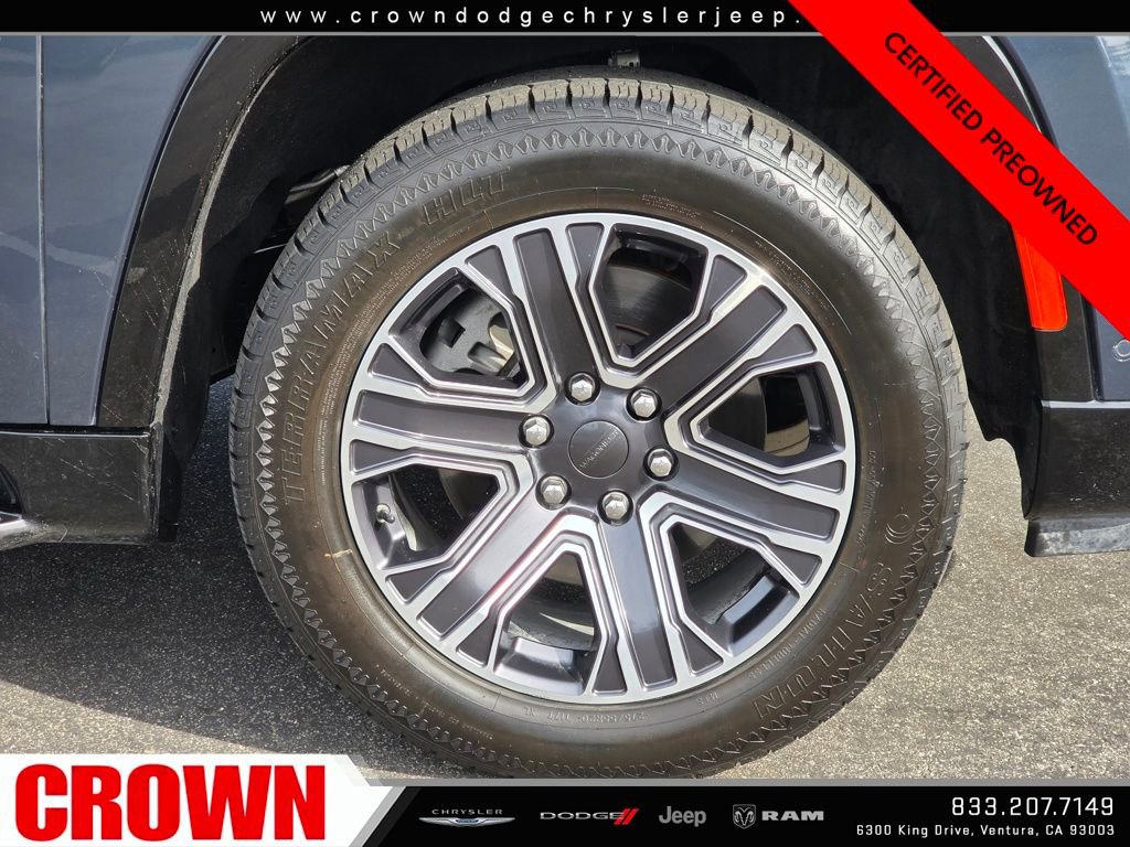 Certified 2024 Jeep Wagoneer L Series II w/ Flexible Seating Group image 9