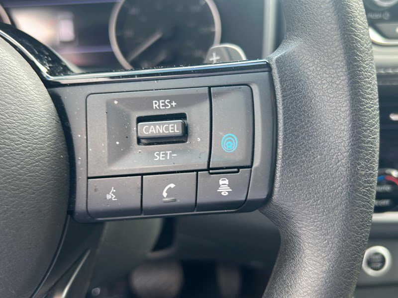 Used 2023 Nissan Rogue SV image 18